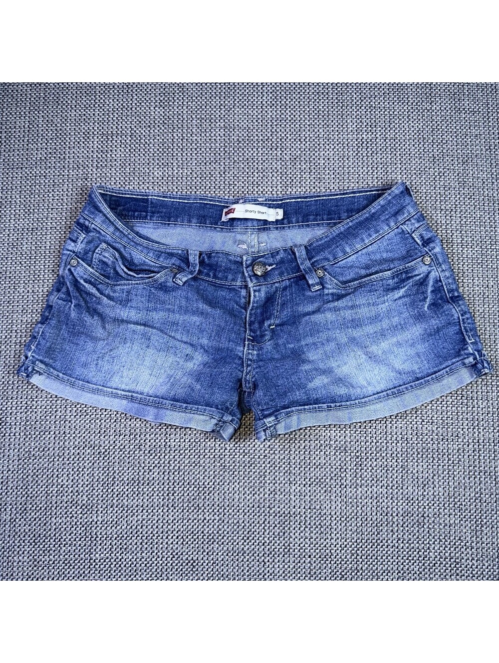 Levi’s Shorty Shorts Women’s Size 5 Blue Denim Cuffed Low Rise Flap Pocket